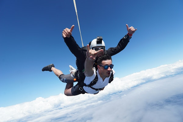 LAPD Officer Charged With Disability Fraud After Skydiving While on Injury Leave